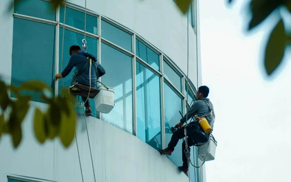 Fensterreinigung in Witten — AZAKO Umwelttechnik