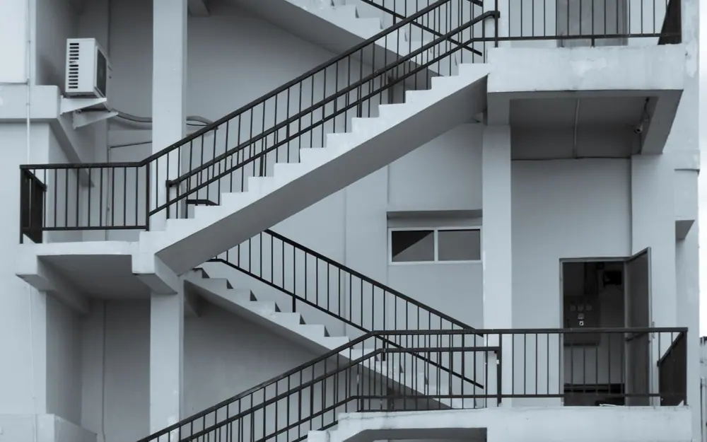 Treppenhausreinigung in Lünen — AZAKO Umwelttechnik